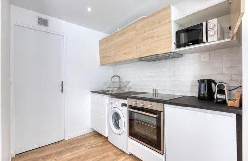 Gif-sur-Yvette Apartment | Studio Black & Gold Proche Versailles