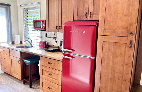 Ewa Beach Cottage | Studio by the ocean. Oceanfront property with WiFi, AC, parking, great location.