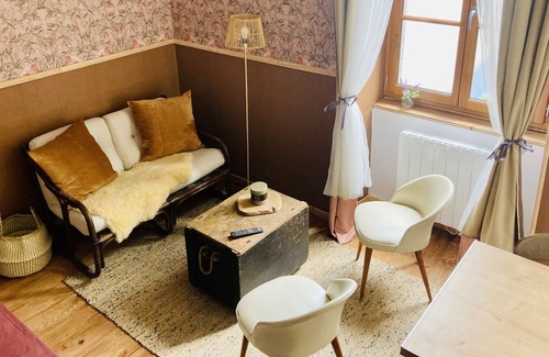 Oloron-Sainte-Marie Apartment | Studio Centre Ville Dans Demeure du 18 ème Siècle