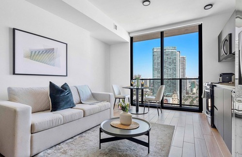 Downtown Miami Apartment | Studio City & Bay Sum