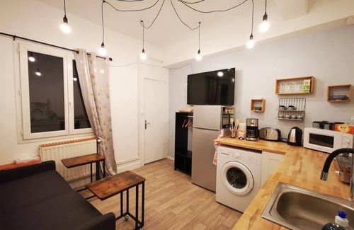 Rive-de-Gier Apartment | Studio City Center Rive de Gier | Netflix Wifi Ideal Displacement Pro
