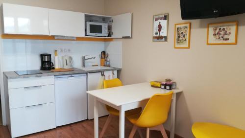 Yssac-la-Tourette Apartment | Studio cosy Yssac-la-Tourette
