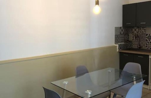 Parignargues House | Studio de 38 mètres carrés
