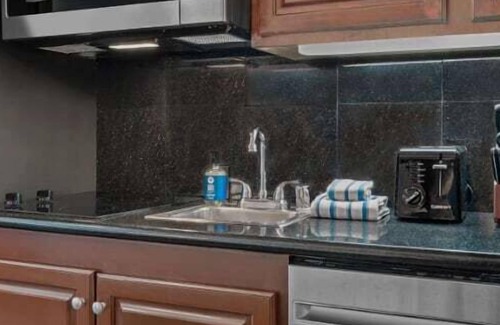 Gaslamp Quarter Condo | Studio Deluxe Condo Theme Parks & Gaslamp Quarter