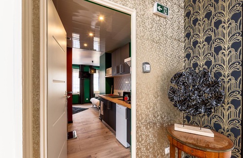 Saint-Quentin Apartment | Studio-Deluxe-Ensuite with Bath