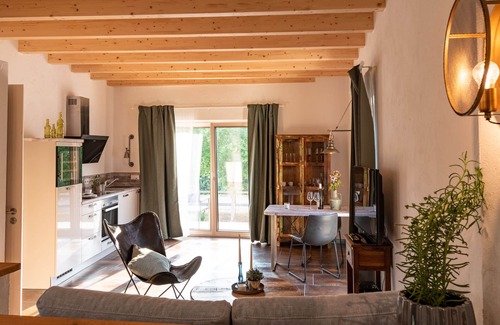 Rachtig Apartment | Studio-Designer-Ensuite with Shower-Balcony-Rochter Nest