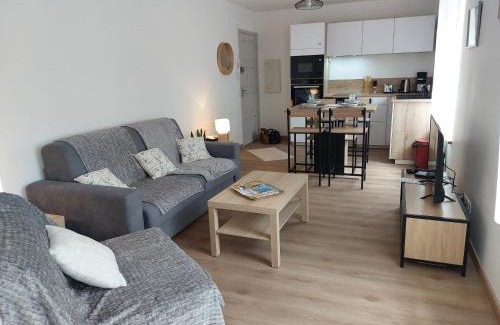 Mandelieu-la-Napoule Beach Apartment | Studio du Château - Axelle Loc'Appart