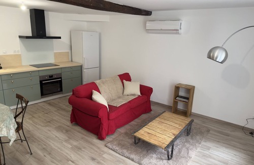 Prehy Apartment | Studio-Ensuite with Shower-Garden view- privatif