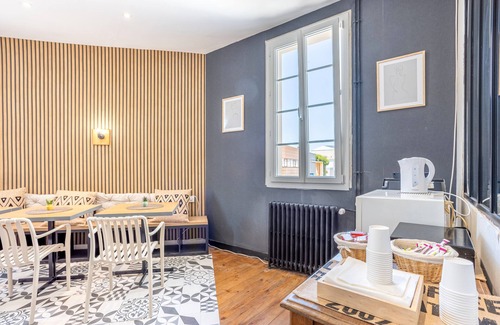 Saint-Vincent-Sterlanges Apartment | Studio 'Family Room for 3 People - No. 9' with Wi-Fi