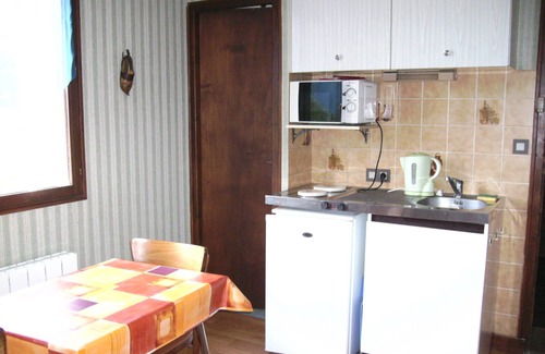 Foncine-le-Bas Apartment | studio for two people on the ground floor of the owners' house