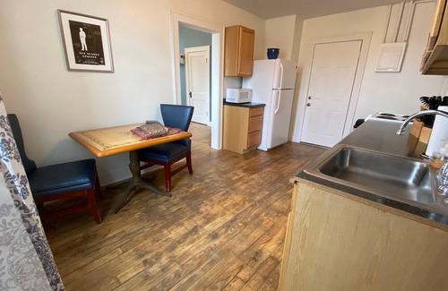 Hannibal Apartment | Studio furnished apartment located in the heart of downtown Hannibal, Missouri.n