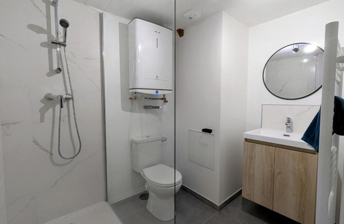 Roanne Apartment | Studio hypercentre de Roanne - 10 train station