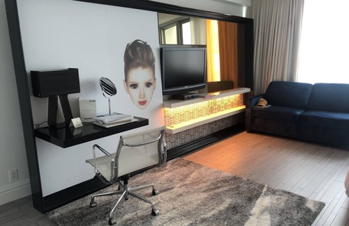 Flamingo/Lummus Hotel | Studio in South Beach with best Sunset s ever . BTR008203-11-2019. CND2332048.