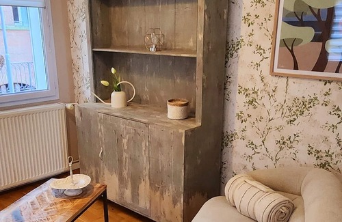 Saint-Leu Apartment | Studio in the heart of the city & Cathedral, tourist and business stays.