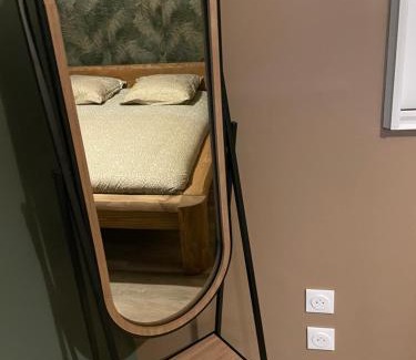 Sacquenville Apartment | Studio jacuzzi Love Room