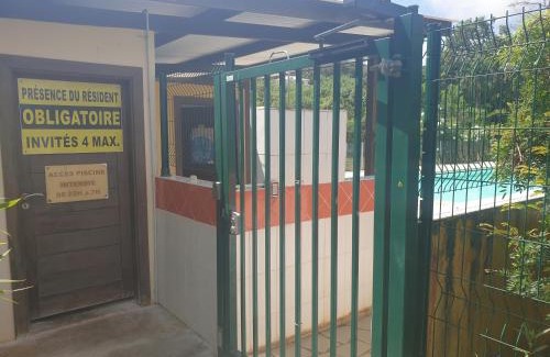 Remire Montjoly Apartment | studio meublé Montjoly avec accès piscine