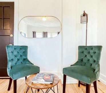 East Avenue Apartment | Studio Near Downtownwi-fiqueenbdhighfall