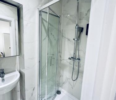 Magherafelt Apartment | Studio Near London Big Ben
