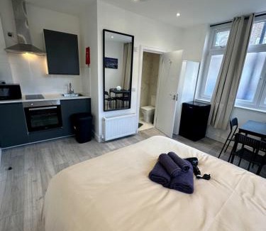 Magherafelt Apartment | Studio Near London Bridge