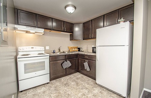 Kettering Apartment | Studio Neutral Chic near Kettering Hospital, Shopping & WPAFB