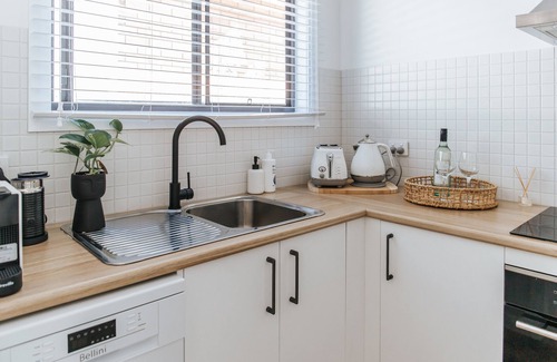 Central Mudgee Apartment | Studio On Lewis Luxury Tiny House 4 mins to town