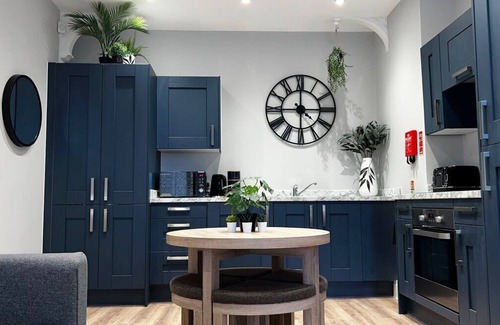 Chester Apartment | Studio On The Rows - Central City Centre