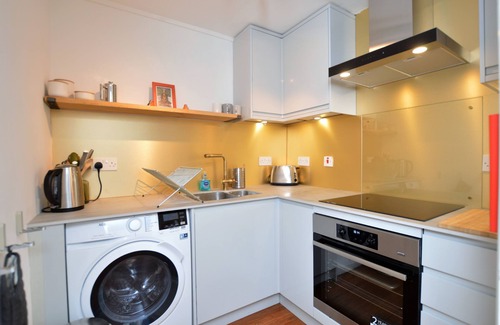 Innellan Cottage | Studio on the Shore - coastal, stunning sea views, sleeps 2