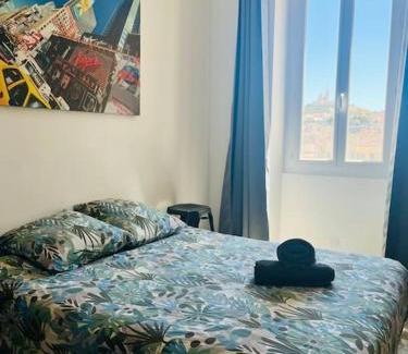 Hotel-de-Ville Apartment | Studio paisible, climatisé avec vue Notre Dame