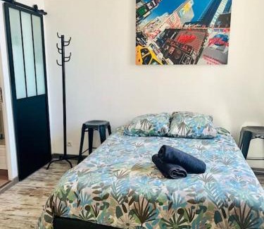 Hotel-de-Ville Apartment | Studio paisible, climatisé avec vue Notre Dame