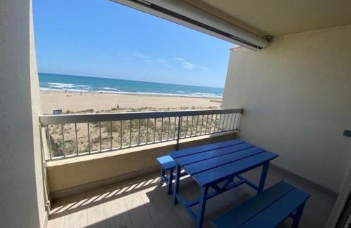 Marseillan Plage Apartment | Studio pied dans l'eau, grand frigo, lave-vaisselle, lave-linge, parking privé - FR-1-326-787