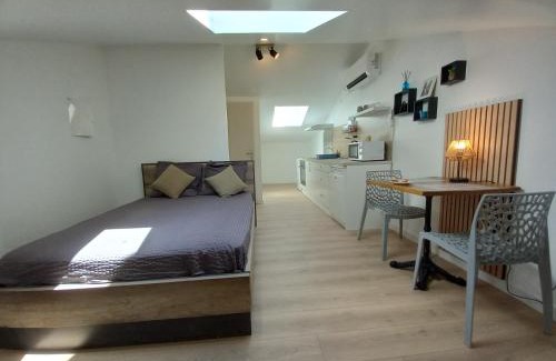 Montelimar Apartment | Studio Proche Centre ville avec Place de Stationnement