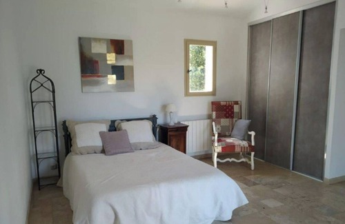 Saint-Siffret Bed & Breakfast | Studio room with large summer kitchen