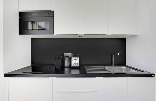 Levallois-Perret Apartment | Studio Sleek & Refined - Levallois-Perret