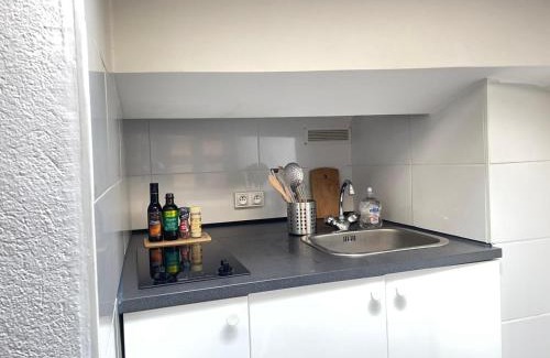 Nimes City Centre Apartment | Studio sous les toits