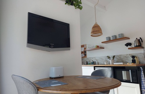 Velaux Apartment | Studio surrounded by olive trees
