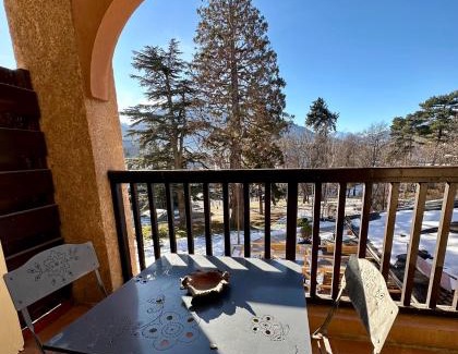 Briancon Apartment | Studio terrasse sud vue montagne