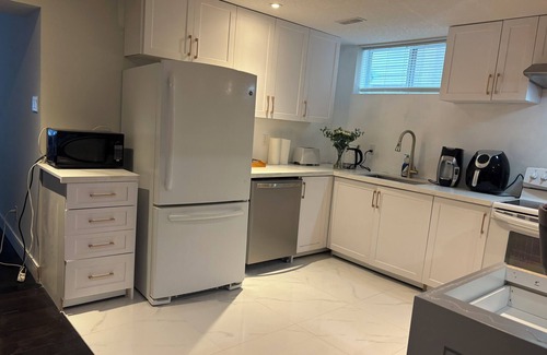 Grand River South Apartment | Studio unit with one double bed and one sofa bed