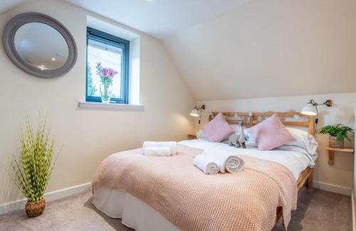 Drumnadrochit Apartment | Studio Wayside Loft by Interhome