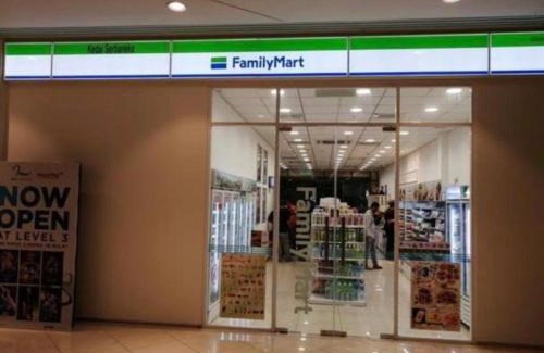 Nilai Apartment | Studio with pool view by ZANA HOMES