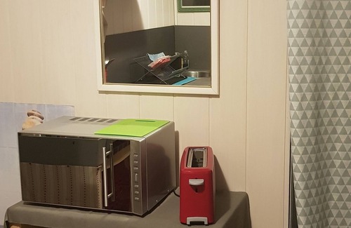 Montussan House | STUDIO WITH PRETTY BEDROOM, KITCHENETTE, TERRACES