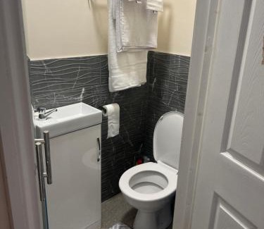 Canvey Island House | Studio with private shower and toilet
