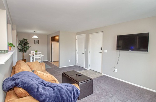 Kettering Apartment | Studio Zen near Kettering Hospitals, Shopping & WPAFB