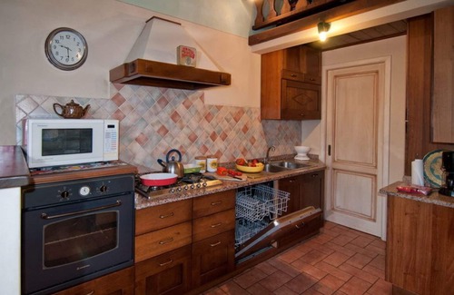 Castelnuovo di Garfagnana Villa | Stunning private villa for 6 people with private pool, WIFI, TV, patio, panoramic view and parking