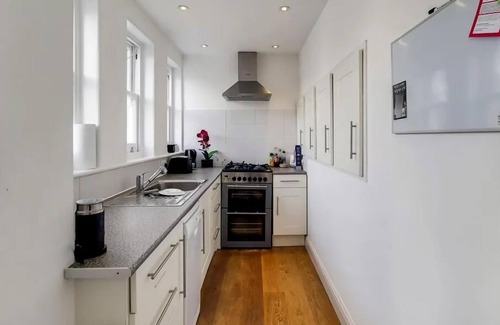 Vassall Apartment | Stunning 1-Bed Apartment in London