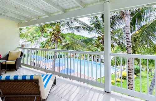 Freetown Apartment | Stunning 1 Bedroom Hideaway, Pool/Sea View