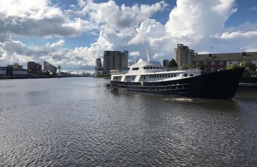 Salford Boat Rental | Stunning 130ft Classic Yacht