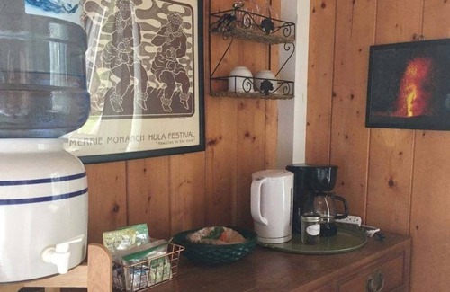 Papa Apartment | Stunning 180 degree Ocean Views 1 br/1 bath Studio on a 100% South Kona Farm