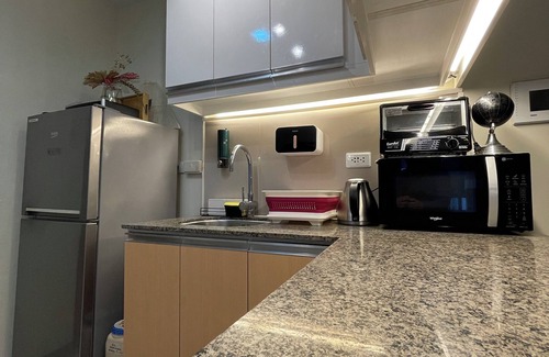Bagumbayan Condo | Stunning 2.5 Br @Eastwood Global Luxury Residence Plaza