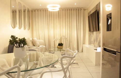 Lone Hill Apartment | Stunning 2 bed Apartment near Monte Casino