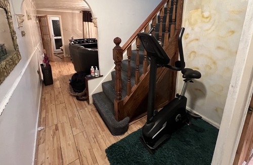 Enfield Highway House | Stunning 3-Bed House in Enfield, can sleep 10